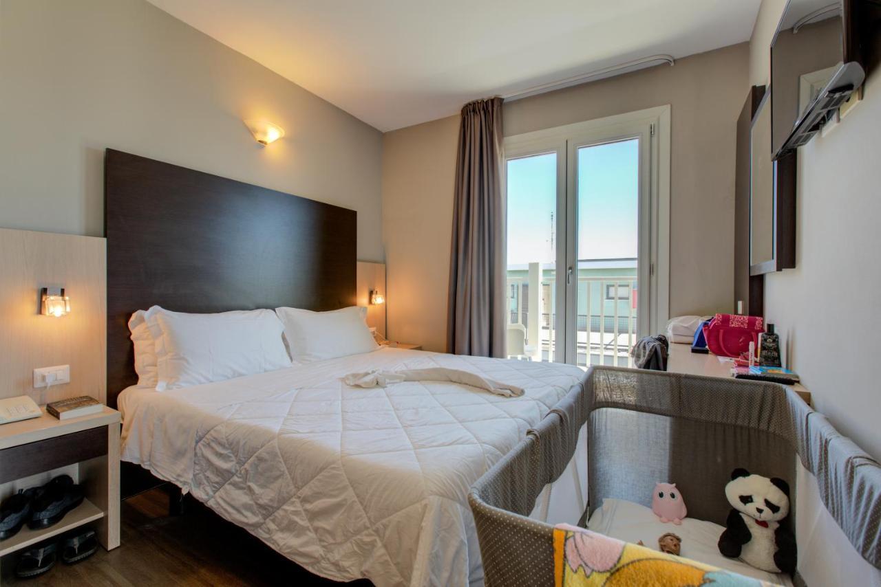 Hotel Aiglon Rimini Exterior photo