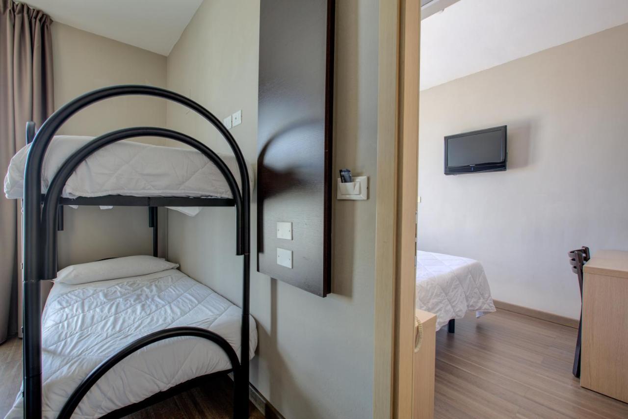 Hotel Aiglon Rimini Exterior photo