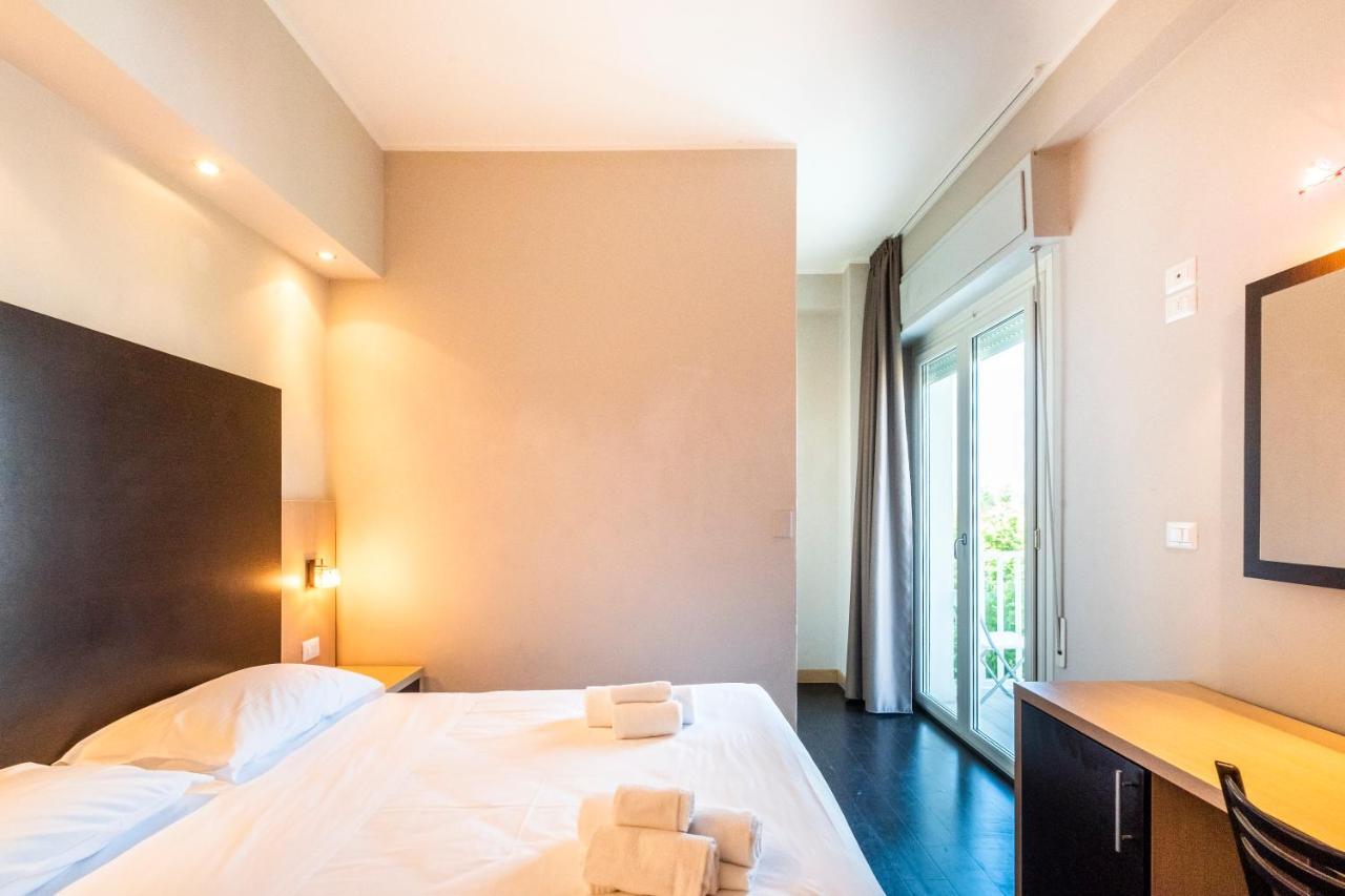Hotel Aiglon Rimini Exterior photo